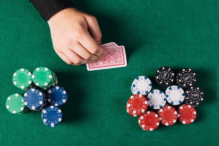 Bagan tingkat loyalitas royal77 menampilkan manfaat progresif dari Member hingga Diamond